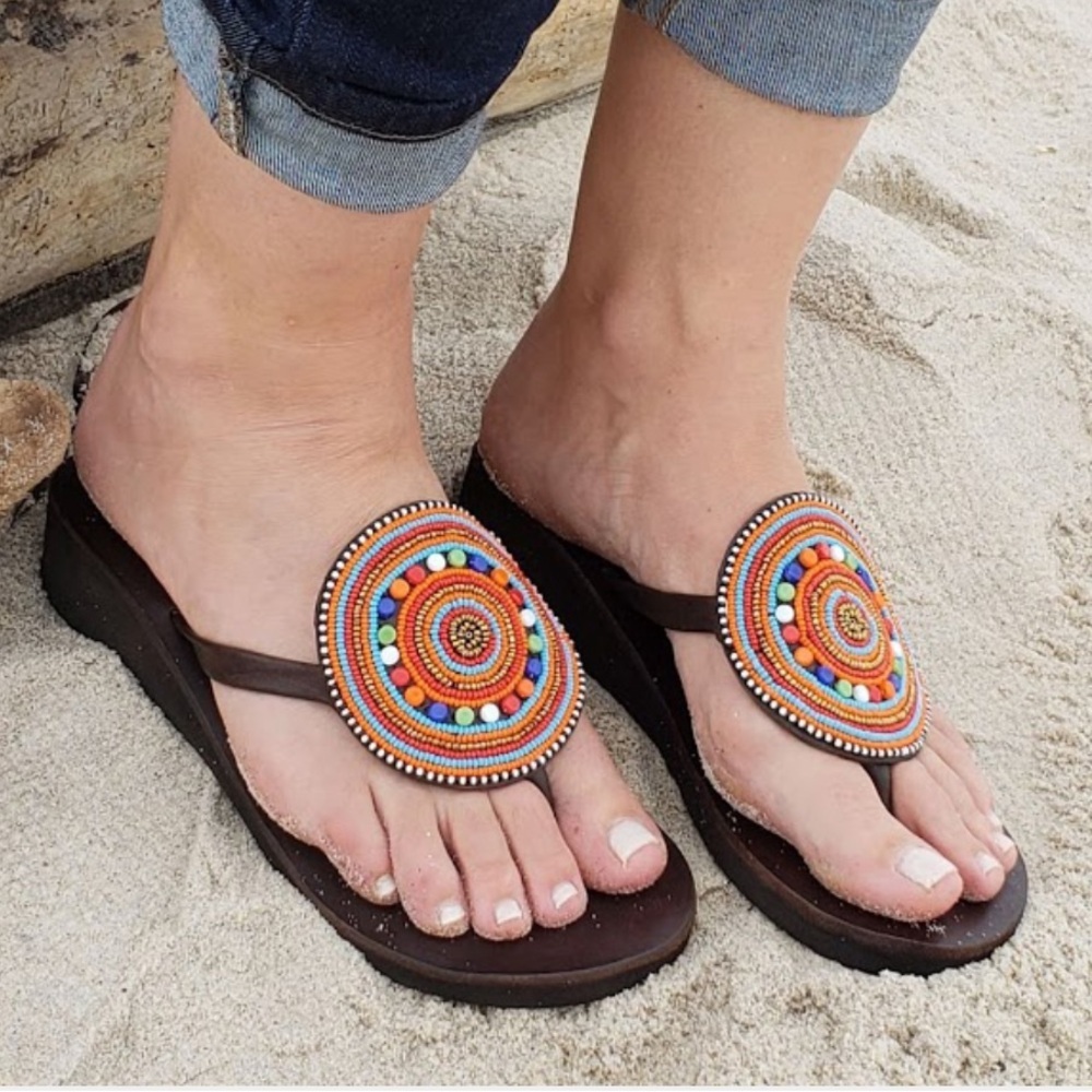 Global Girls‎ Shoes Women 6.5 Brown Wedge Thong with Beaded Pendant
